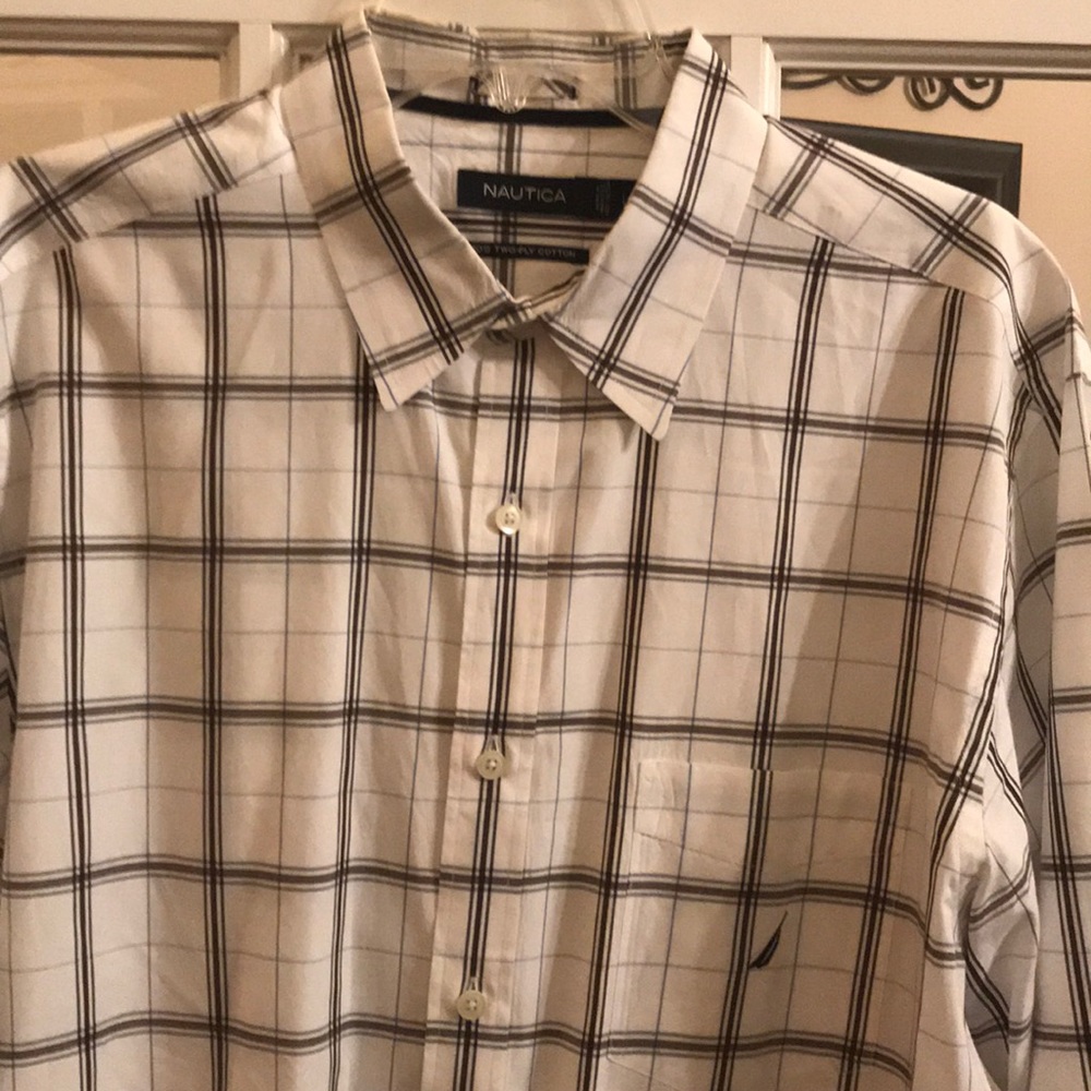 Men’s Nautica shirt